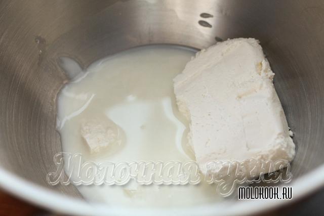 Творог и кефир в миске
