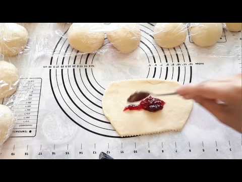 Булочки с начинкой из варенья