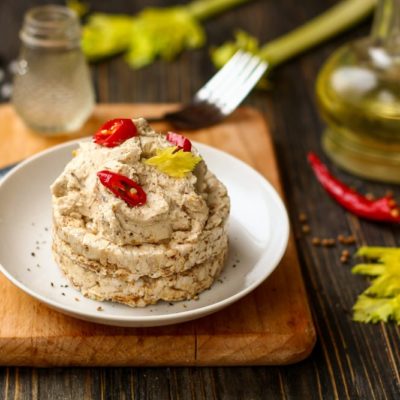 Закуска из селедки и сливочного масла
