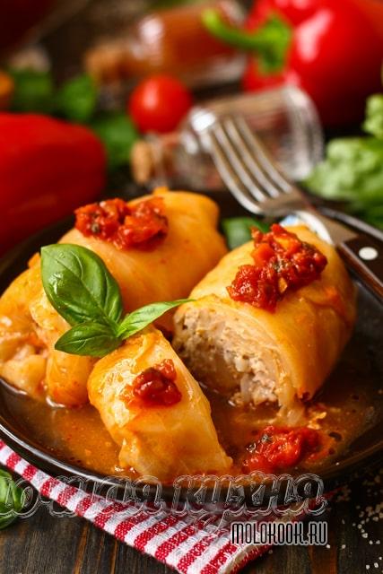 Сочные голубцы в кастрюле из капусты, фарша и риса – хорошо знакомый вкус