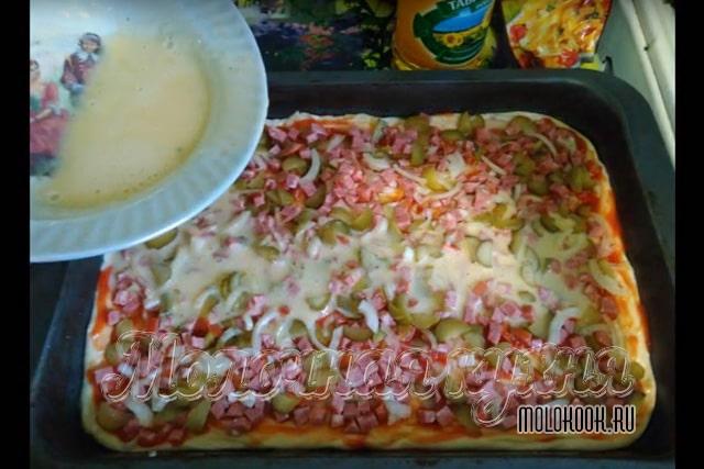 Поливание яично-майонезной массой