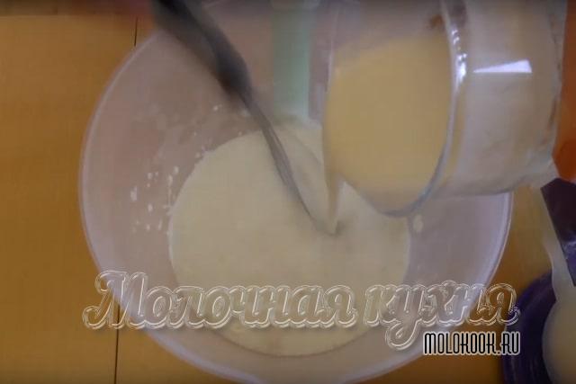 Вливание кефира к дрожжам