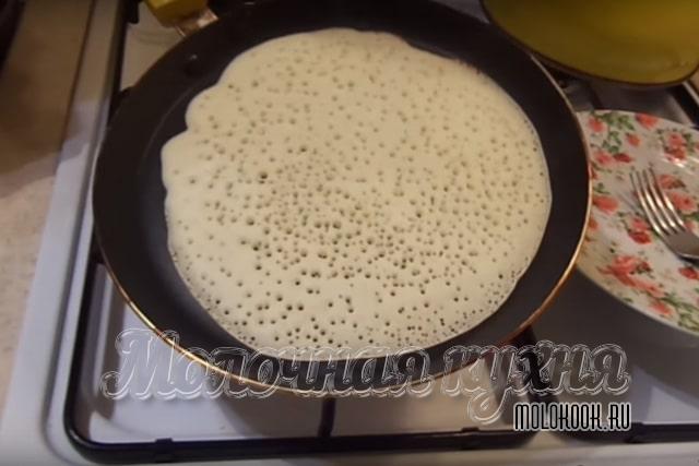Выпекание первого блина