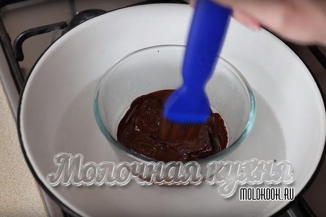 Растапливание шоколадной плитки