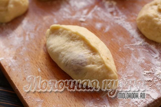 Слепленный пирожок