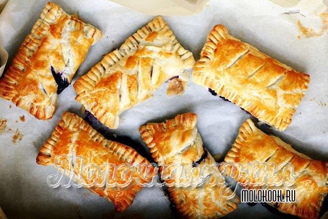 Слойки с начинкой из варенья - очень вкусные пирожки