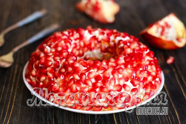 Вариант блюда без добавления свеклы, с копченым куриным мясом
