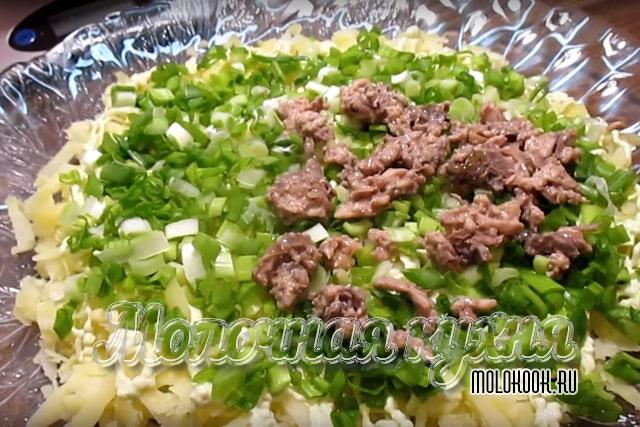 Раскладывание кусочков печенки