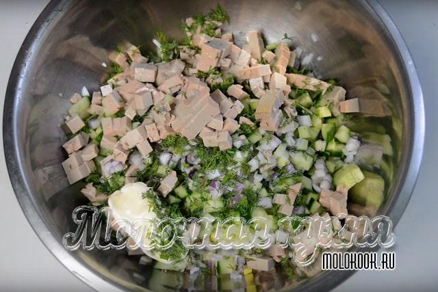Все подготовленные продукты в миске