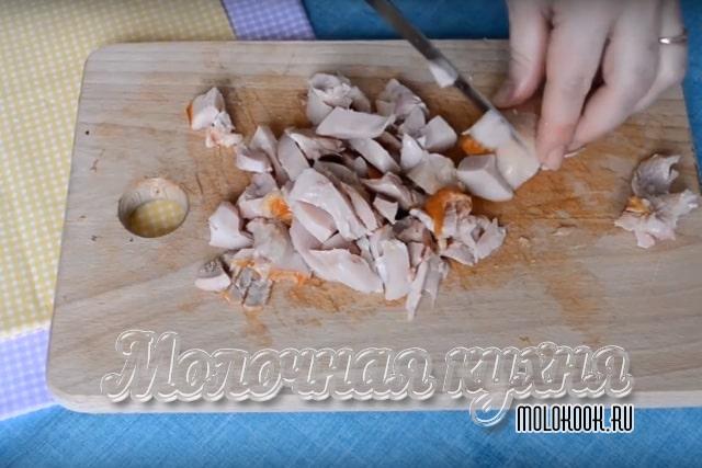 Нарезанное куриное мясо