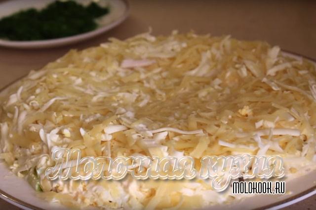 Слой яиц и сыра