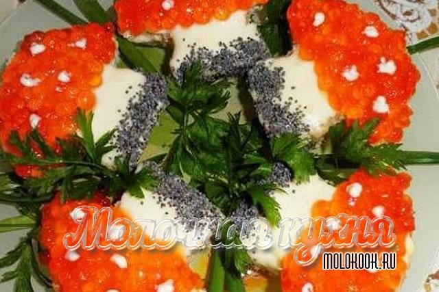 Бутерброды с красной икрой - вкусное и очень простое украшение любого праздничного стола