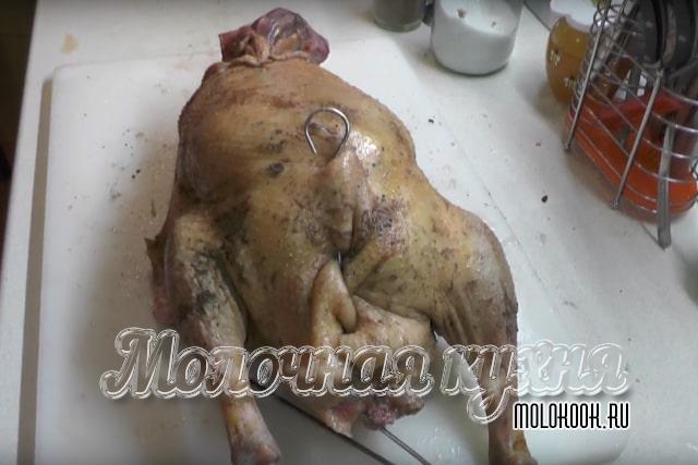 Крася кожи скреплены шампуром