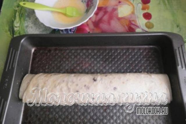 Рулет в жароупорной форме