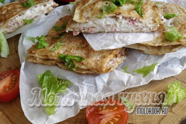 Рецепт восточных гренков с крабовыми палочками