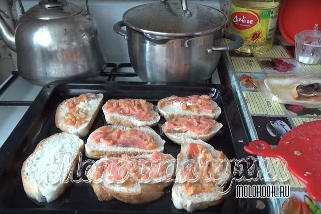Рыба разложена