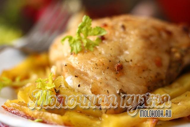 Самые вкусные бедрышки, запеченные с картофелем