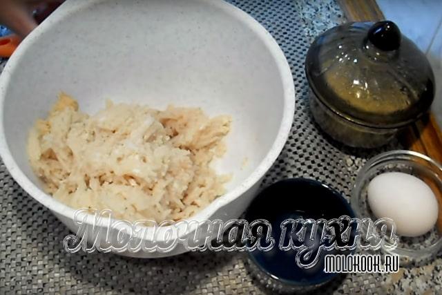 Перекрученная через мясорубку рыба