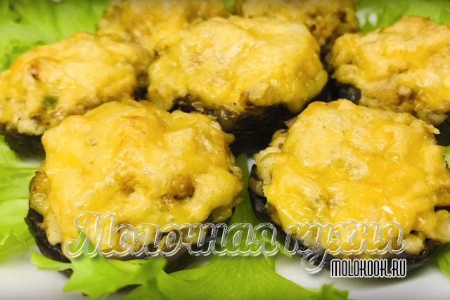 С начинкой из копченой курицы