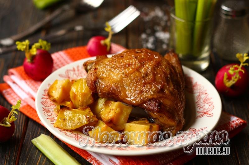 Рецепт куриных бедер в духовке с картошкой