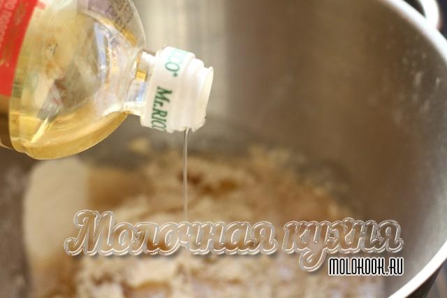 Добавление масла