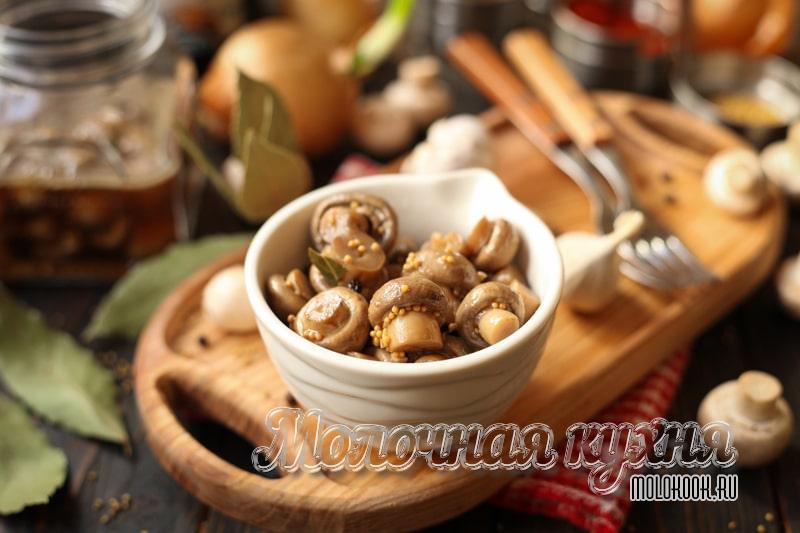 Маринованные шампиньоны в домашних условиях - быстрый рецепт приготовления