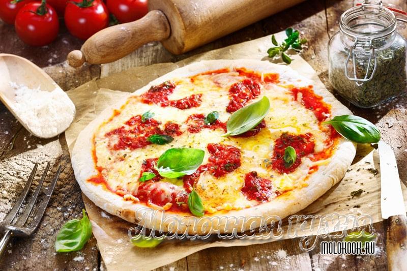 Очень вкусное тесто на пиццу с дрожжами