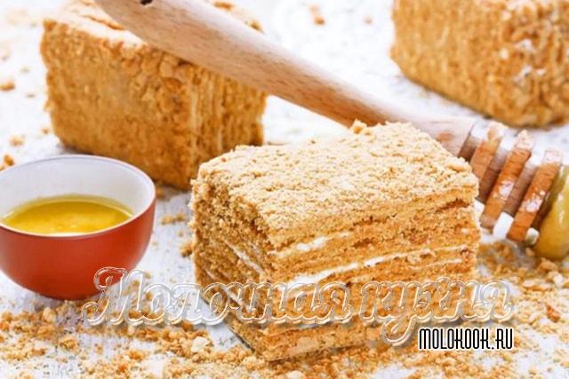 Медовый торт с кремом из творожного сыра