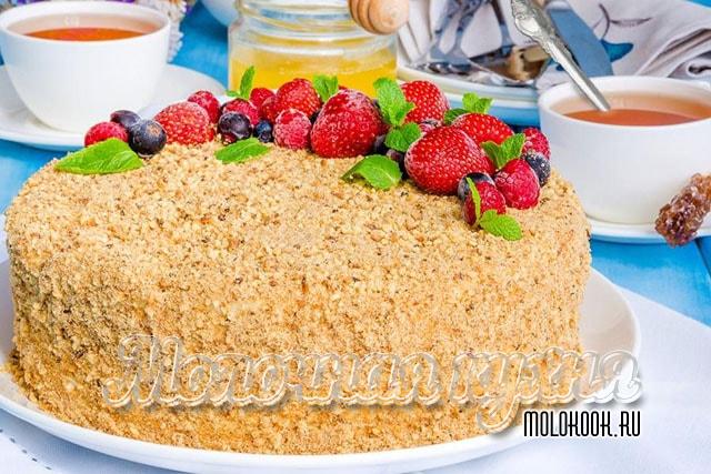 Лучшие рецепты торта Медовик - классические медовые коржи, пропитанные нежным кремом