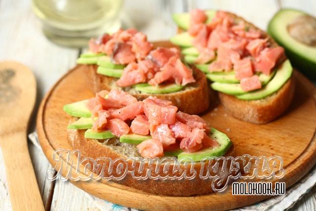 Рыба разложена