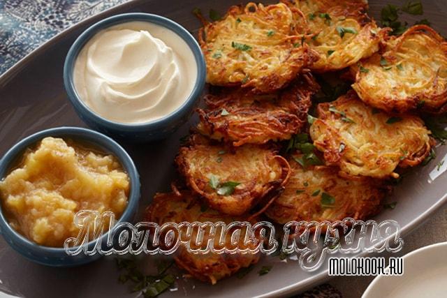 Драники из тертого картофеля по классическому рецепту