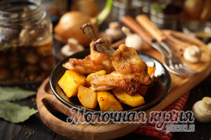 Крылышки с картошкой в духовке - самый простой и вкусный рецепт