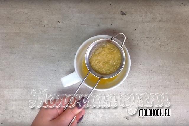 Процеживание растопленного масла