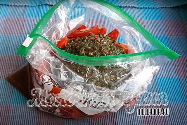 Все составляющие закуски в пакете