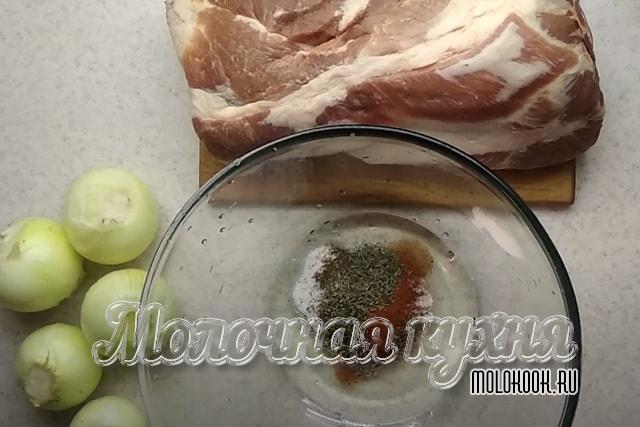 Специи, смешанные с маслом
