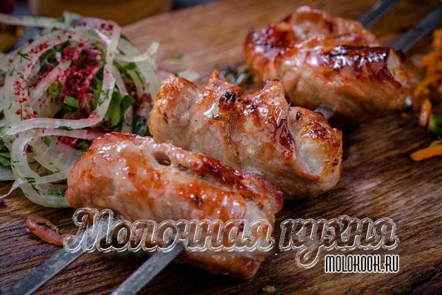 С майонезом и репчатым луком