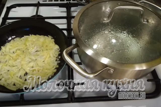 Обжаривание репчатого лука