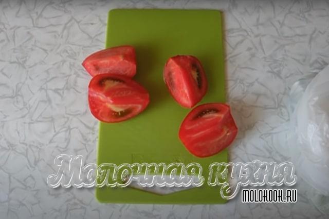 Нарезанные помидоры