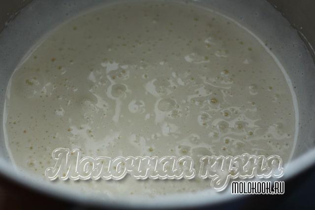 Взбитая яично-сахарная масса