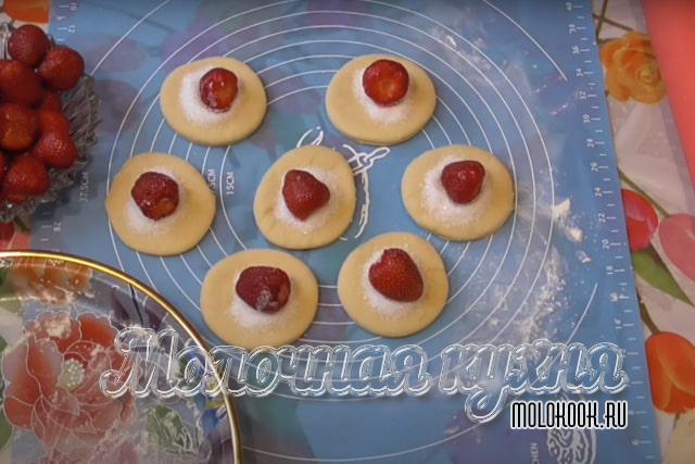 Клубника разложена