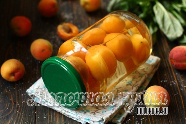 Компот из целых абрикосов на зиму