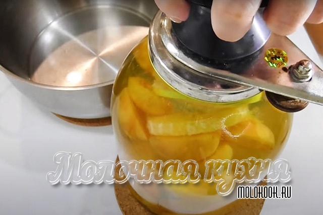 Закатывание при помощи ключа