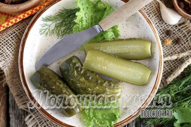 Рецепт с добавлением чеснока, в холодном рассоле