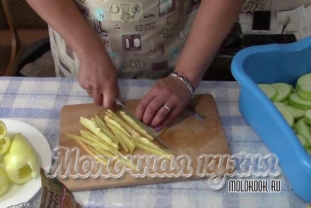 Нарезка болгарского перца