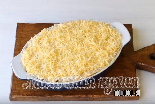 Продукты выложены слоями в форму