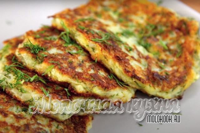 Кабачковые оладьи с укропом и сыром