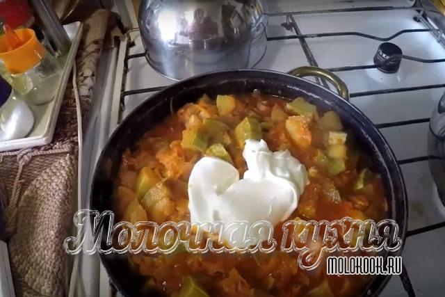Майонез положен в икру
