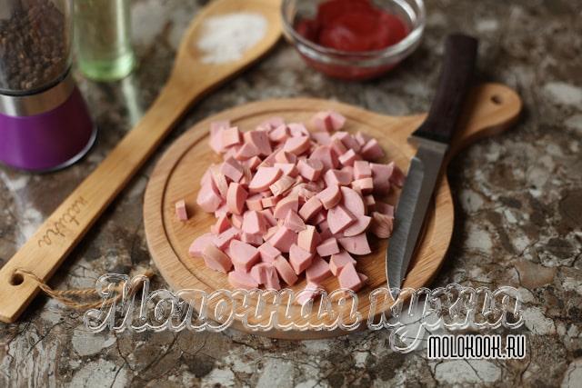 Порезанные сосиски
