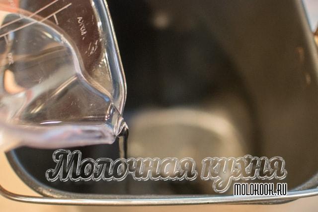 Добавление воды в ведерко