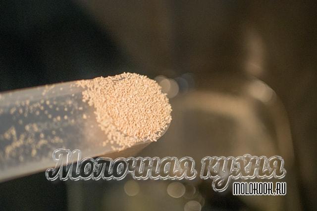 Добавление гранулированных дрожжей